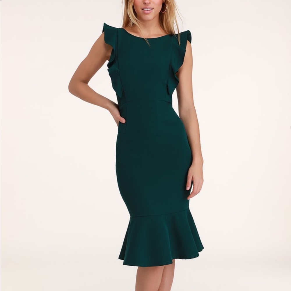 Lulu’s Hearts Aflutter Green Trumpet Hem Dress